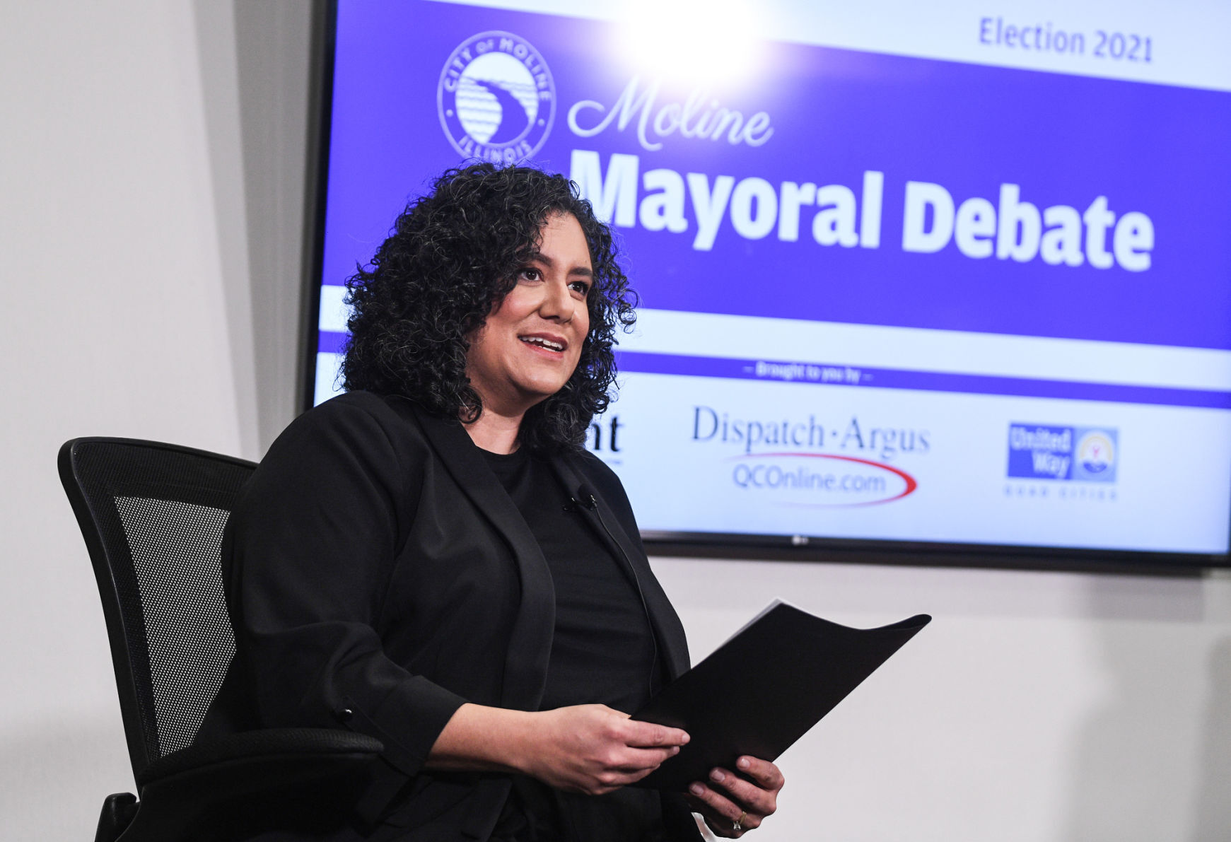 030521-qc-nws-molinedebate-002